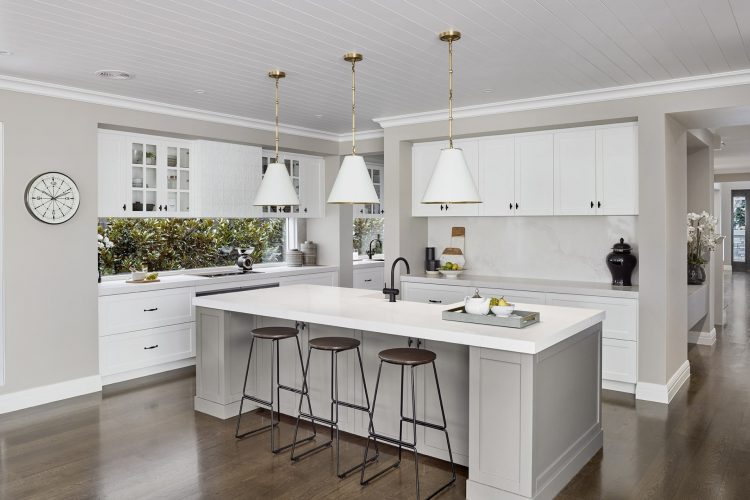 hamptons-style-kitchen-from-metricon-bayville-display-home