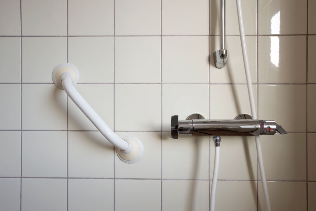Bathroom tapware and basin setup